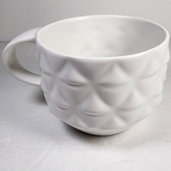 Starbucks 2013 New Bone China White Coffee Tea Mug Faceted Textured Geometric - Picture 5 of 8